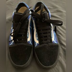 VANS Size 8.5 black and lightening
